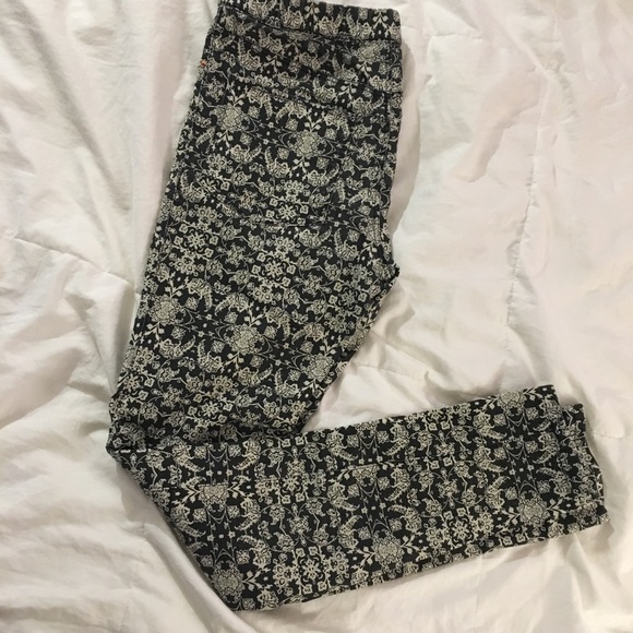 H&M Denim - 💜4/$25 SALE!💜 Printed pants